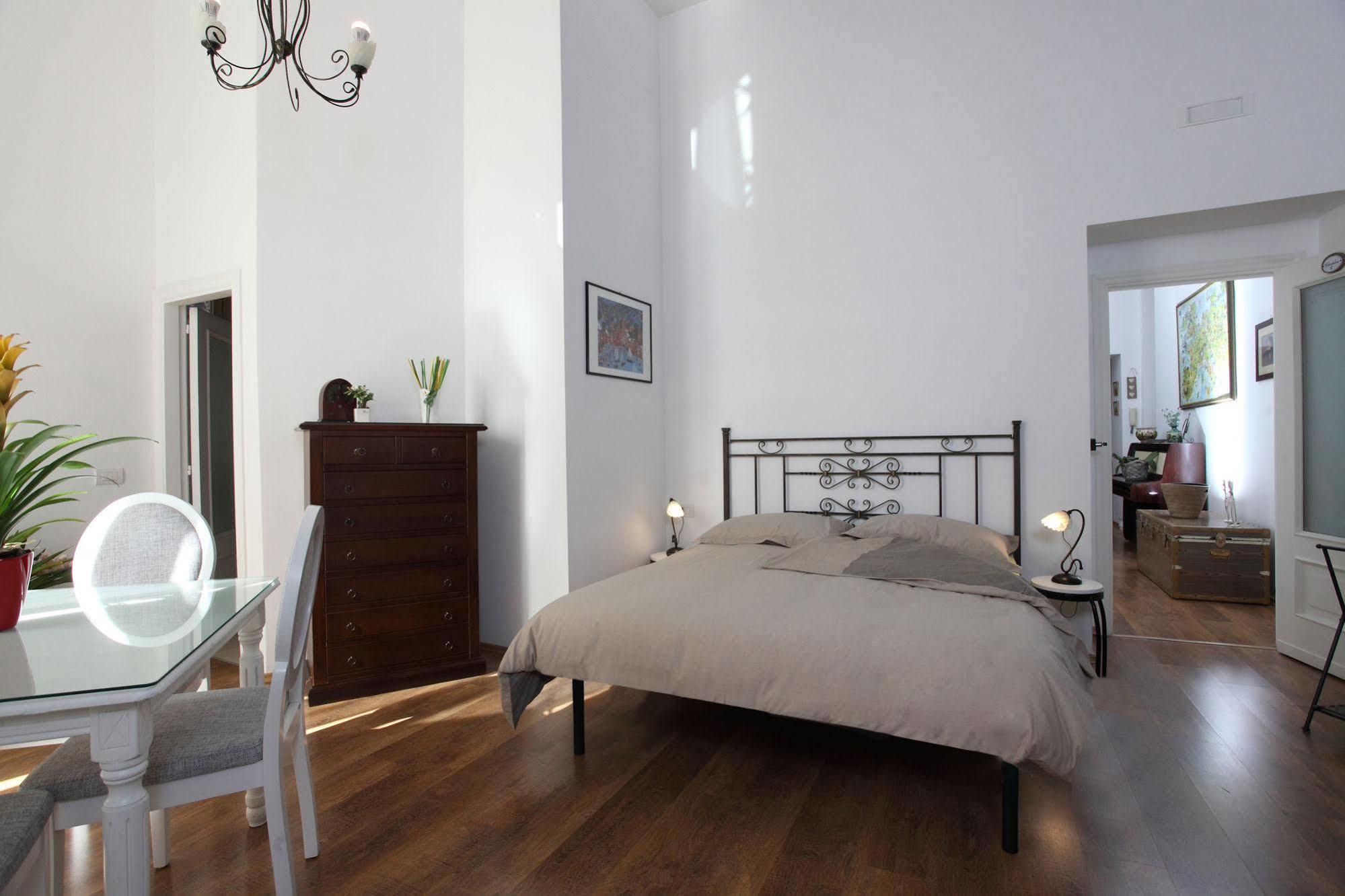 Napoli Pietrasanta Lt Bed & Breakfast Ngoại thất bức ảnh