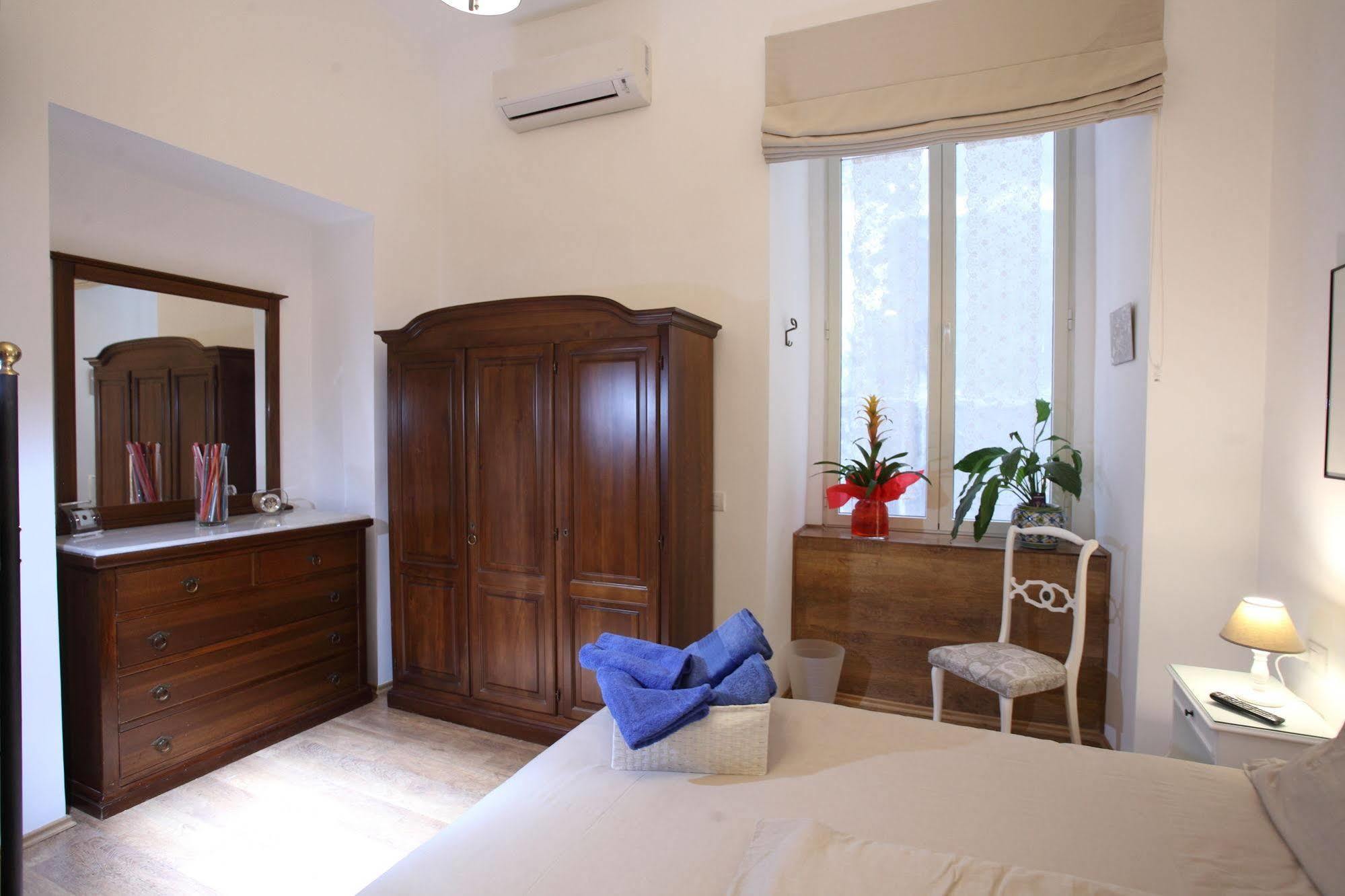 Napoli Pietrasanta Lt Bed & Breakfast Ngoại thất bức ảnh