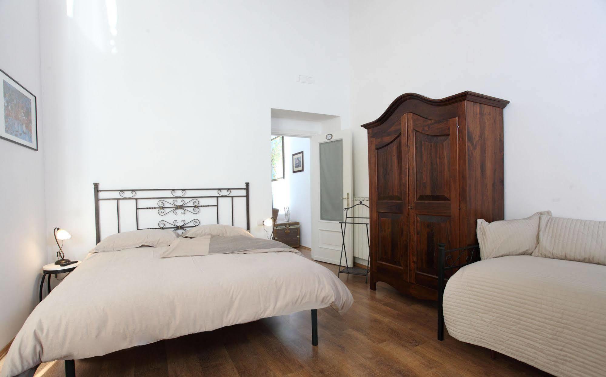 Napoli Pietrasanta Lt Bed & Breakfast Ngoại thất bức ảnh
